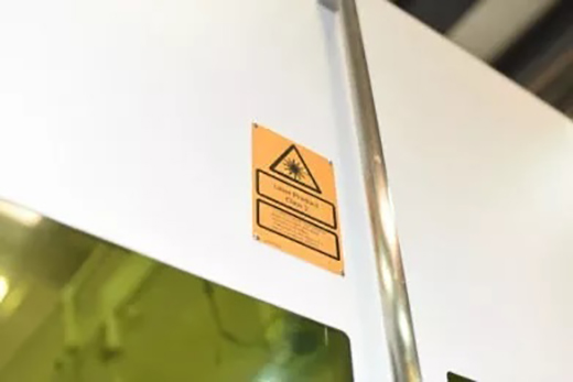 买球官网手机版中高功率宽幅激光切割机高安全性